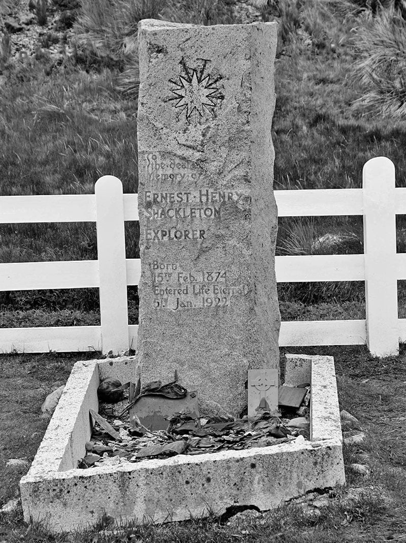 Ernest Shackleton&apos;s grave in Grytviken, South Georgia